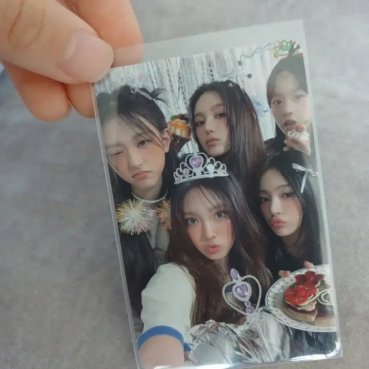[BUNJANG] NewJeans Group Photocard Haerin Minji Hanni / [상태 최상] 뉴진스 포카 단체 포카 해린 민지 하니