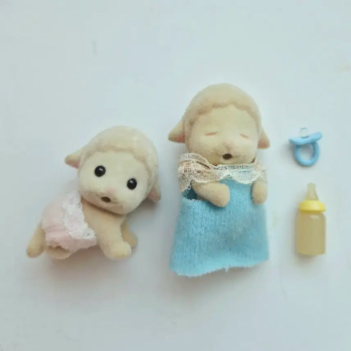 [BUNJANG] Sylvanian Families Old Sleeping Lamb Baby Set / 실바니안 패밀리 올드 양 슬리핑 아기