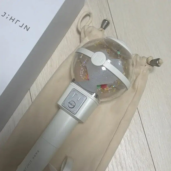 [BUNJANG] Park Jihoon Official Lightstick Pouch Set / 박지훈 응원봉 뽑봉 ( 파우치 포함 )