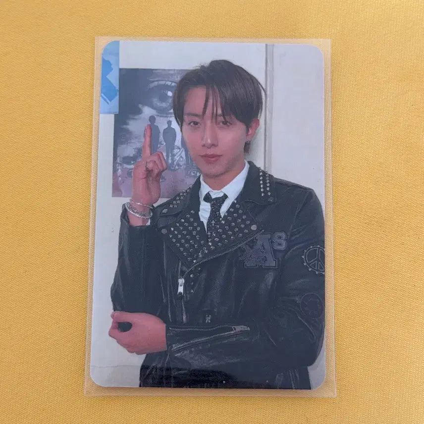 [BUNJANG] CNBLUE Lee Jung Shin Lucky Draw Photocard / 씨엔블루 CNBLUE 이정신 앺뮤럭드특전포카 양도