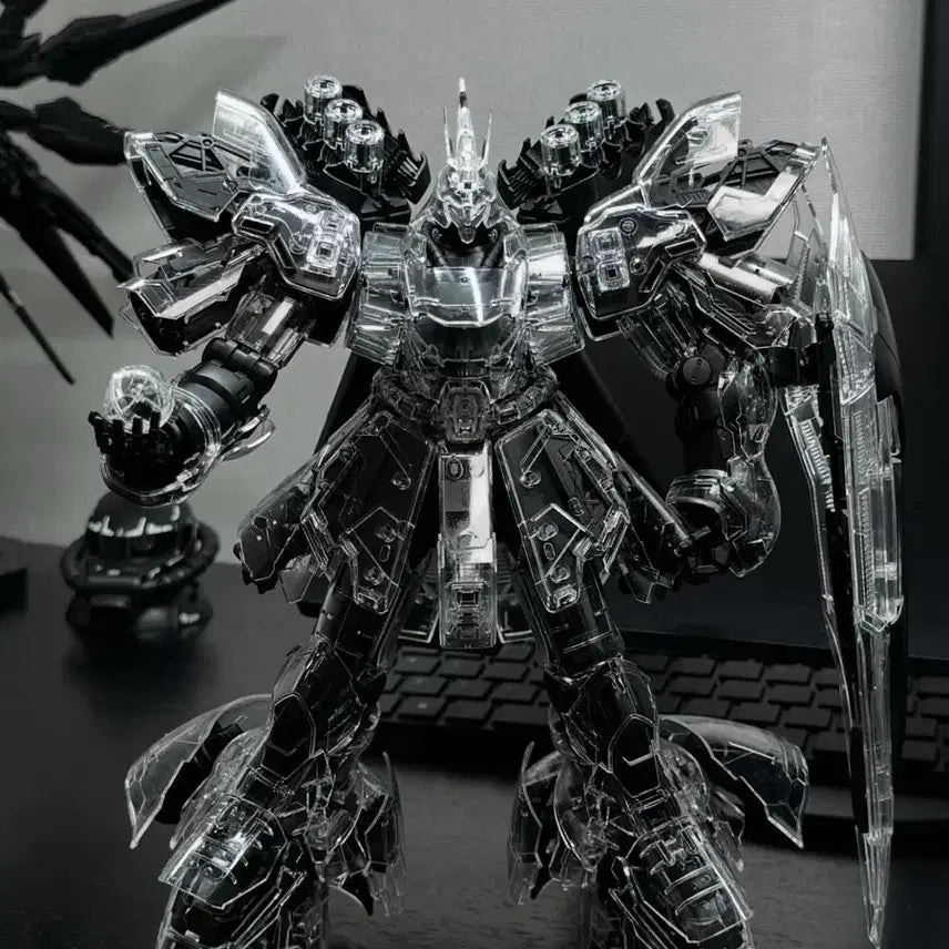 [BUNJANG] MG Sazabi Mechanical Clear Runner Painted Model / MG 사자비 메카니컬 클리어 런너도색작