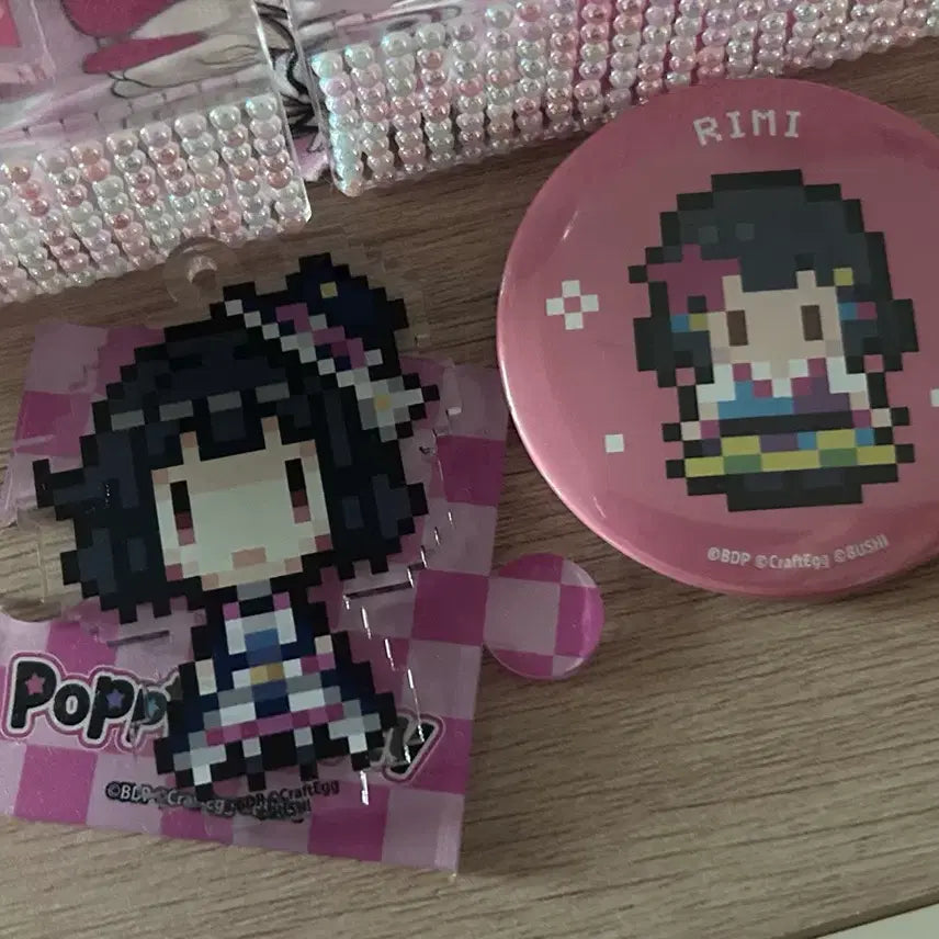 [BUNJANG] BanG Dream! Ushigome Rimi 8-Bit Pixel Art Acrylic Stand + Badge Set / 뱅드림 우시고메 리미 트레이딩 8비트 도트 아크릴 스탠드 + 뱃지