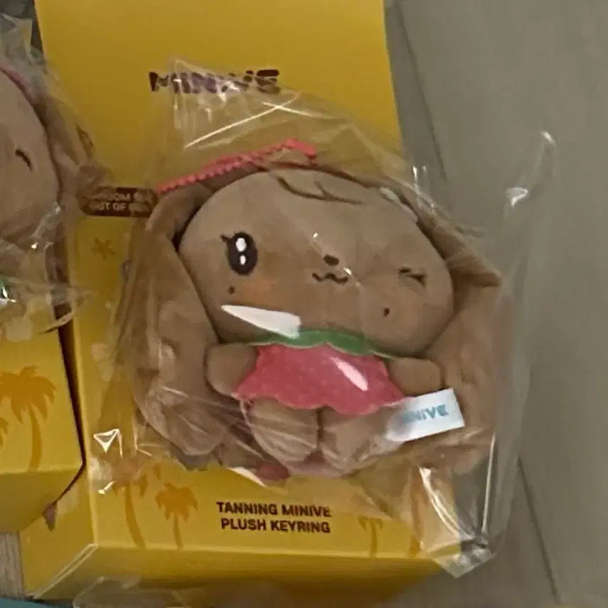 [BUNJANG] IVE Minive Cherry Tan Plush Keychain Jang Wonyoung / 아이브 미니브 ive dive into minive 랜덤 태닝 플러시 키링 체리 장원영