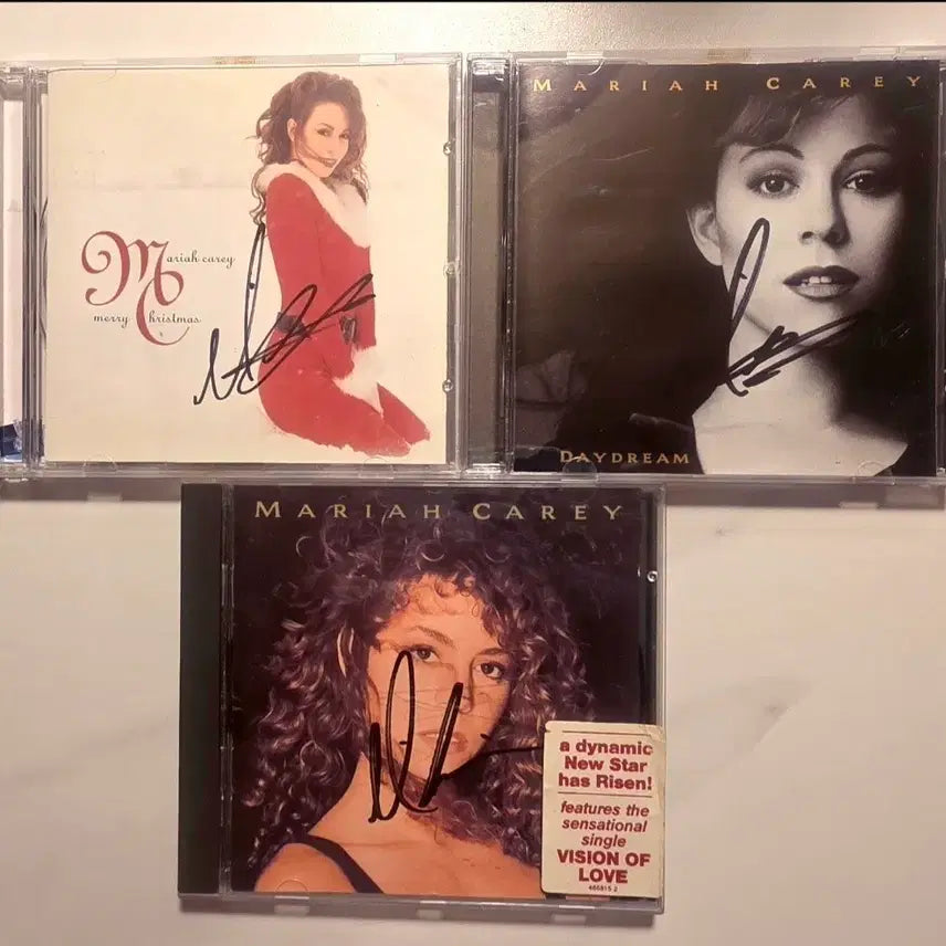 [BUNJANG] Mariah Carey Autographed CD Bundle (Merry Christmas, Daydream, Music Box) / 머라이어 캐리 친필 사인 싸인 CD 3종 (Merry Christmas, Daydream, Music Box) Mariah Carey 머라이어캐리