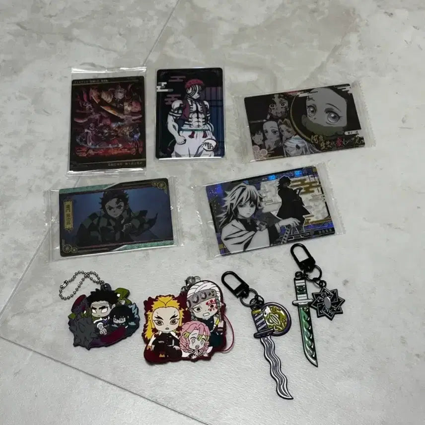 [BUNJANG] Demon Slayer Goods Set - Character Cards &amp; Keyrings / 귀멸의 칼날 굿즈 세트