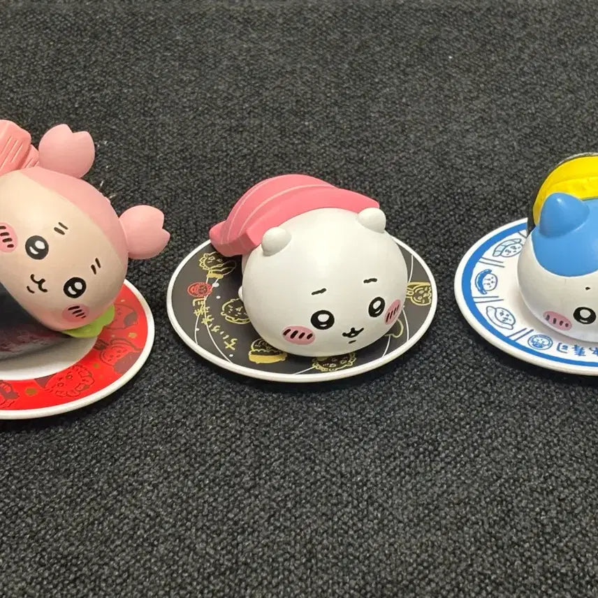 [BUNJANG] Chiikawa Sushi Figure Bundle (Hachware, Kani) / 치이카와 스시 피규어 일괄 [치이카와 하치와레 카니]