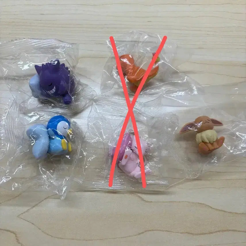 [BUNJANG] Pokemon Poké Ball Drink Figure Set / 포켓몬 몬스터볼 아이스, 음료수 피규어