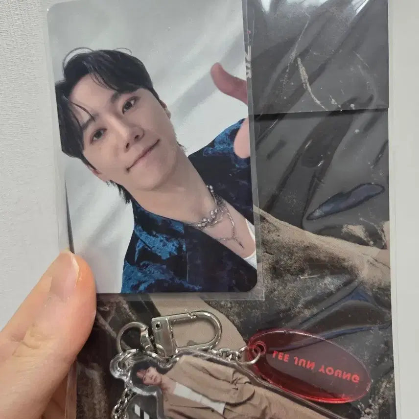 [BUNJANG] Lee Junyoung Acrylic Keyring + JejeMuse POB / 이준영 아크릴키링+제제뮤미공포