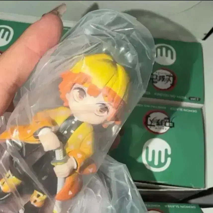 [BUNJANG] Demon Slayer Zenitsu Agatsuma Figure (Unsealed) / 귀멸의칼날 팔버스 젠이츠 미개봉
