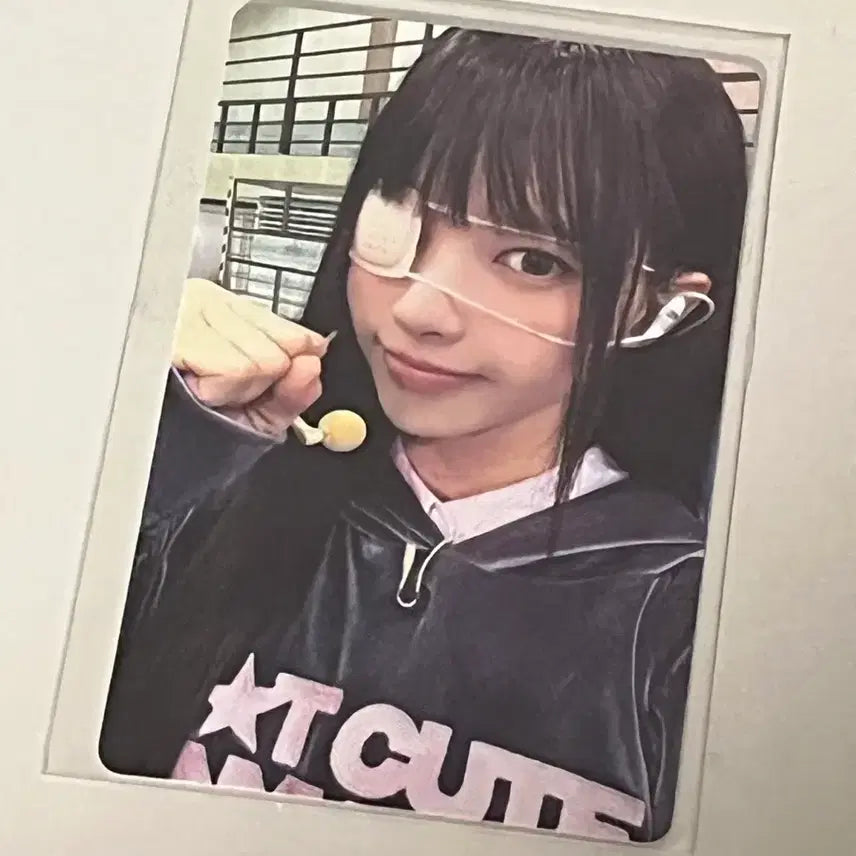 [BUNJANG] ILLIT Yoona Sealed Photocard / 아일릿 윤아 미개봉 포토카드 앨범양도판매굿즈포카시세킹비공굿