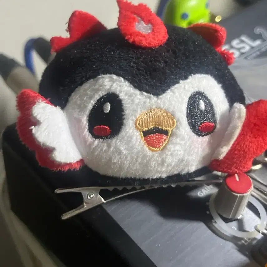 [BUNJANG] T1 Mascot Arti Hairpin / T1 마스코트 아티 머리핀