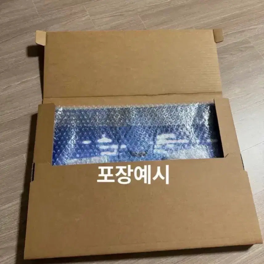 [BUNJANG] Spider-Man Lenticular Poster &amp; Pin Badge Bundle Set / 일괄)포스터+뱃지 스파이더맨 2주차 특전 렌티큘러 포스터 핀뱃지 렌티 배지