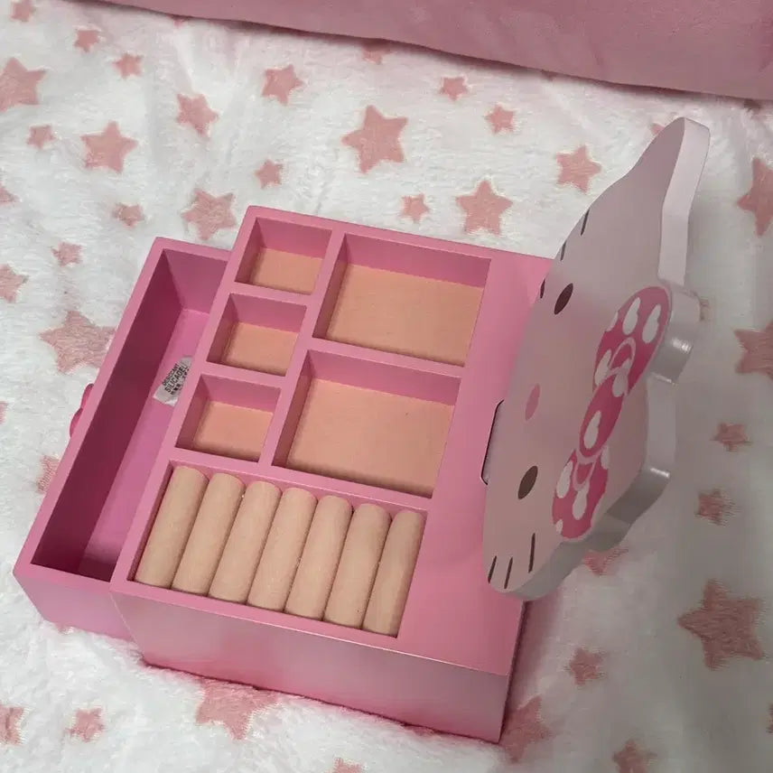 [BUNJANG] Rare 2009 Hello Kitty Wooden Accessory Storage Box / [희귀/레어]고전 2009년 헬로키티 원목 악세사리 보관 수납함