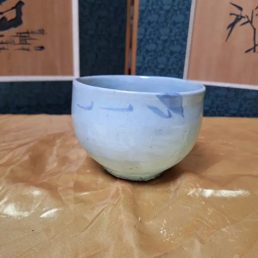 [BUNJANG] Joseon Dynasty Blue-and-White Porcelain Medicine Bowl / 조선시대 청화백자 약사발