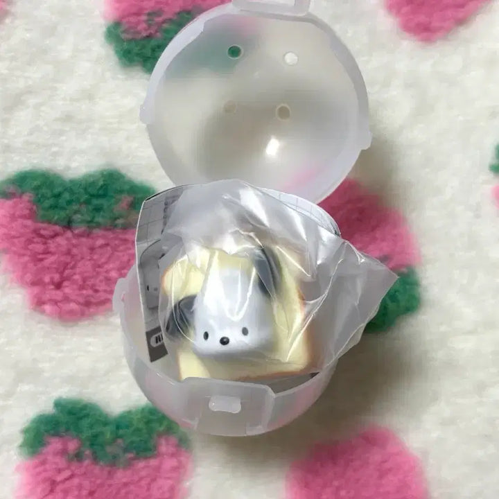 [BUNJANG] Sanrio Shokupan Pochacco Gacha Figure Keyring / 산리오 식빵 포챠코 포차코 가챠 피규어 키링 양도