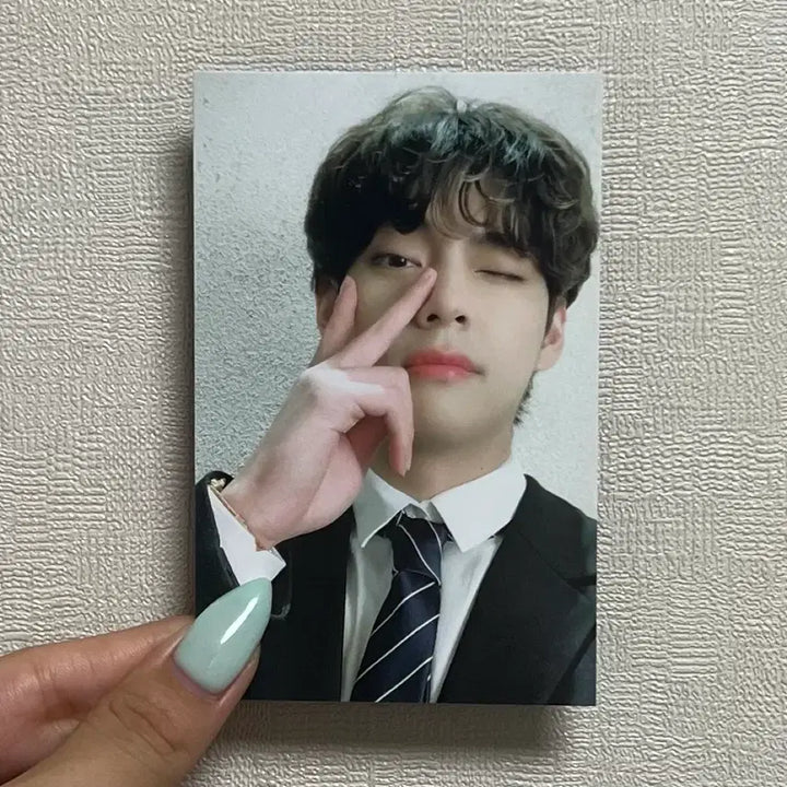 [BUNJANG] BTS 8th ARMY Membership Kit V Taehyung Photocard / 방탄소년단 BTS 8기 아미 멤버십 키트 뷔 태형 포토카드