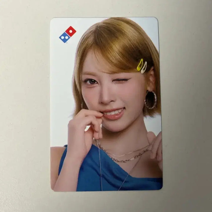[BUNJANG] May Domino Photocard (with Toploader and Sleeve) / 리센느 메이 도미노 포토카드(탑로더 슬리브 포함)