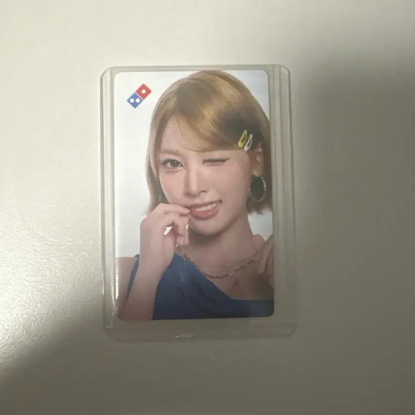 [BUNJANG] May Domino Photocard (with Toploader and Sleeve) / 리센느 메이 도미노 포토카드(탑로더 슬리브 포함)