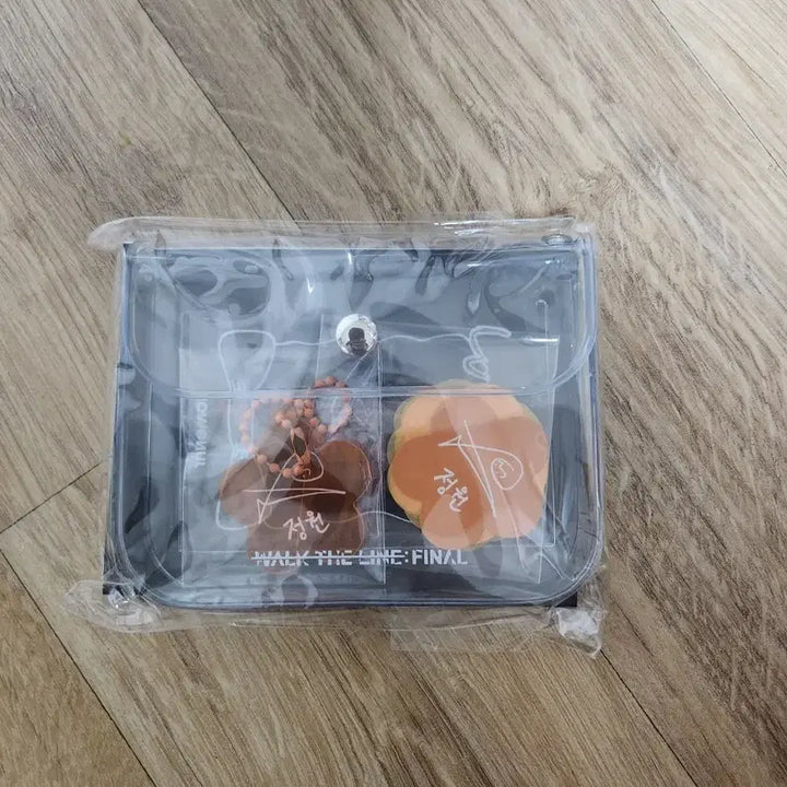 [BUNJANG] ENHYPEN Sunghoon Work The Line Confetti Pouch / 엔하이픈 워크더라인 컨페티 파우치 정원