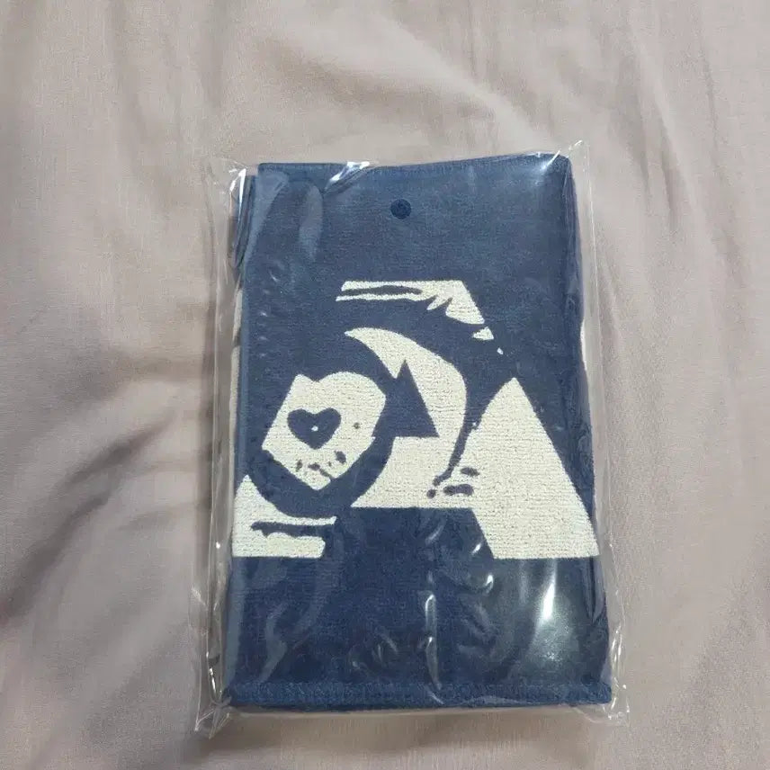 [BUNJANG] QWER Hinata WMC Towel Slogan POB (Sealed) / [미개봉] WMC 히나 타올 슬로건 특전 QWER 히나 냥뇽녕냥