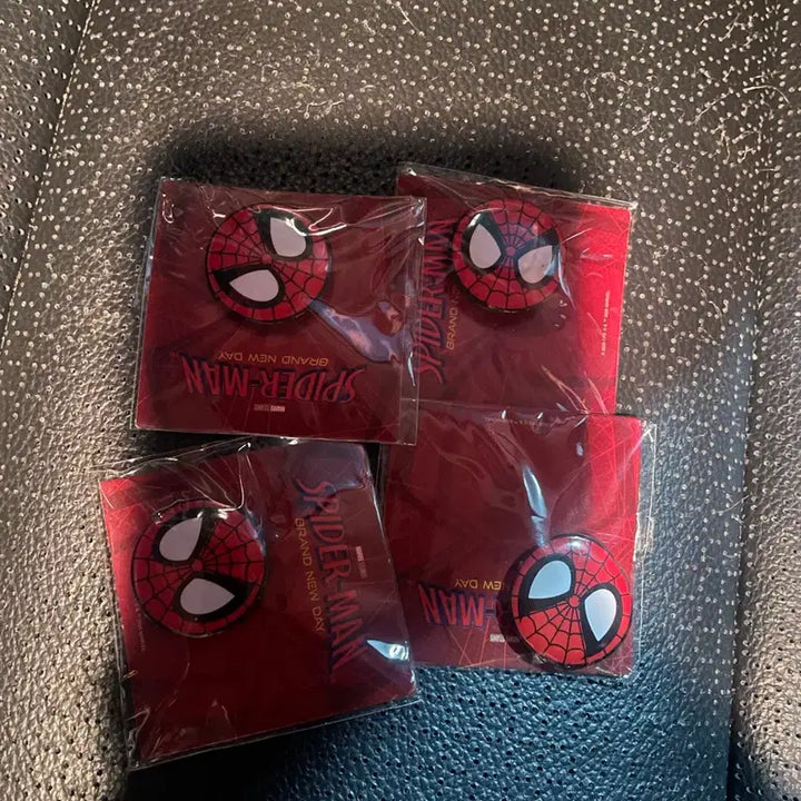 [BUNJANG] Spider-Man Brand New Day Pin Badge / 스파이더맨 브랜드 뉴 데이 핀 뱃지