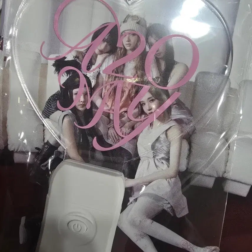[BUNJANG] A2OMAY Lightstick / 에이투오메이 A2OMAY 응원봉 양도 판매