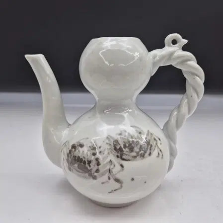 [BUNJANG] Buncheong Celadon Iron-Painted Crab Design Ceramic Teapot / 분청철화 게그림 도자기주전자/