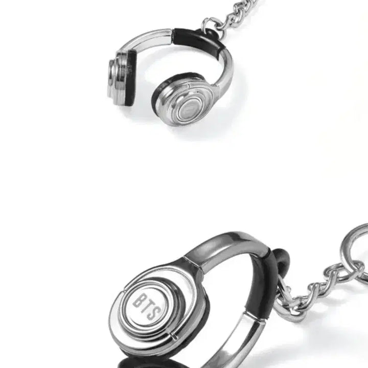 [BUNJANG] BTS x Audio-Technica ARIRANG Official Collaboration Headphone Keychain (Sealed) / BTS 헤드폰 키링 ARIRANG 공식 협업 상품 미개봉팝니다