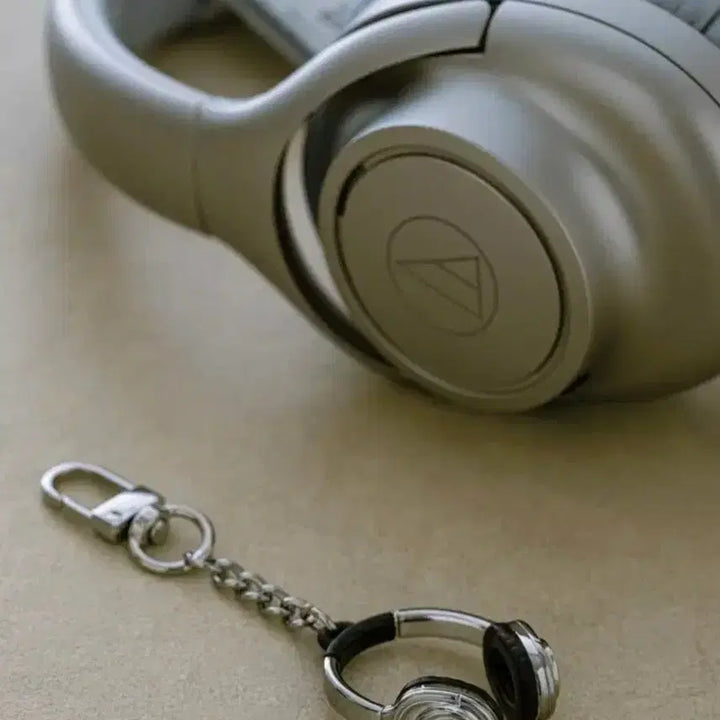 [BUNJANG] BTS x Audio-Technica ARIRANG Official Collaboration Headphone Keychain (Sealed) / BTS 헤드폰 키링 ARIRANG 공식 협업 상품 미개봉팝니다