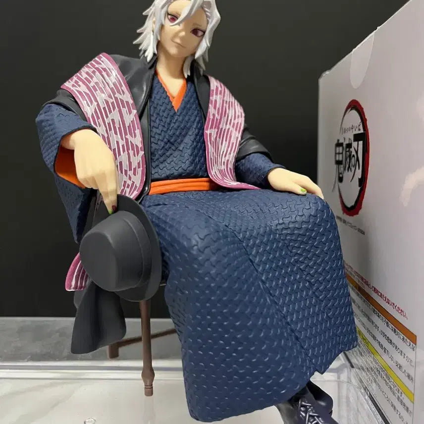 [BUNJANG] Aniplex Tengen Uzui Seated Figure / 귀멸의 칼날 애니플렉스 우즈이 텐겐 좌상 피규어