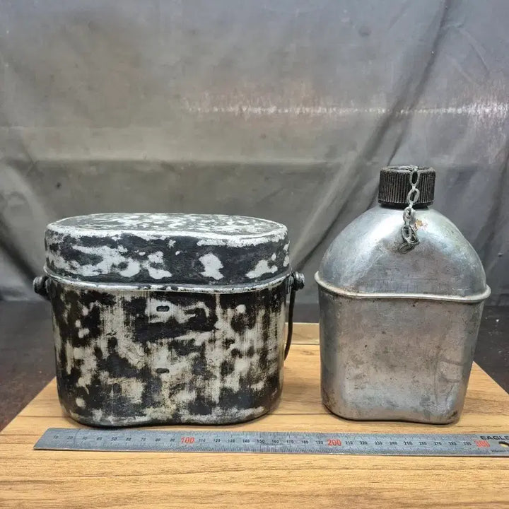 [BUNJANG] 1943 US Military Field Mess Kit and 2 Aluminum Canteens / 1943년 미군용 야전반합1점과 알루미늄수통  2종