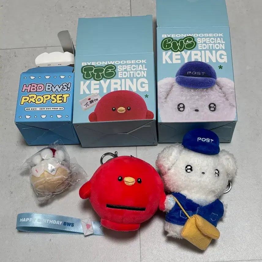 [BUNJANG] Byun Woo Seok Official Goods Doll Keychain 2 Types + Birthday Prop Set Bundle / 변우석 bws 공식 굿즈 인형 키링 2종 + 생일 프롭 셋트 일괄