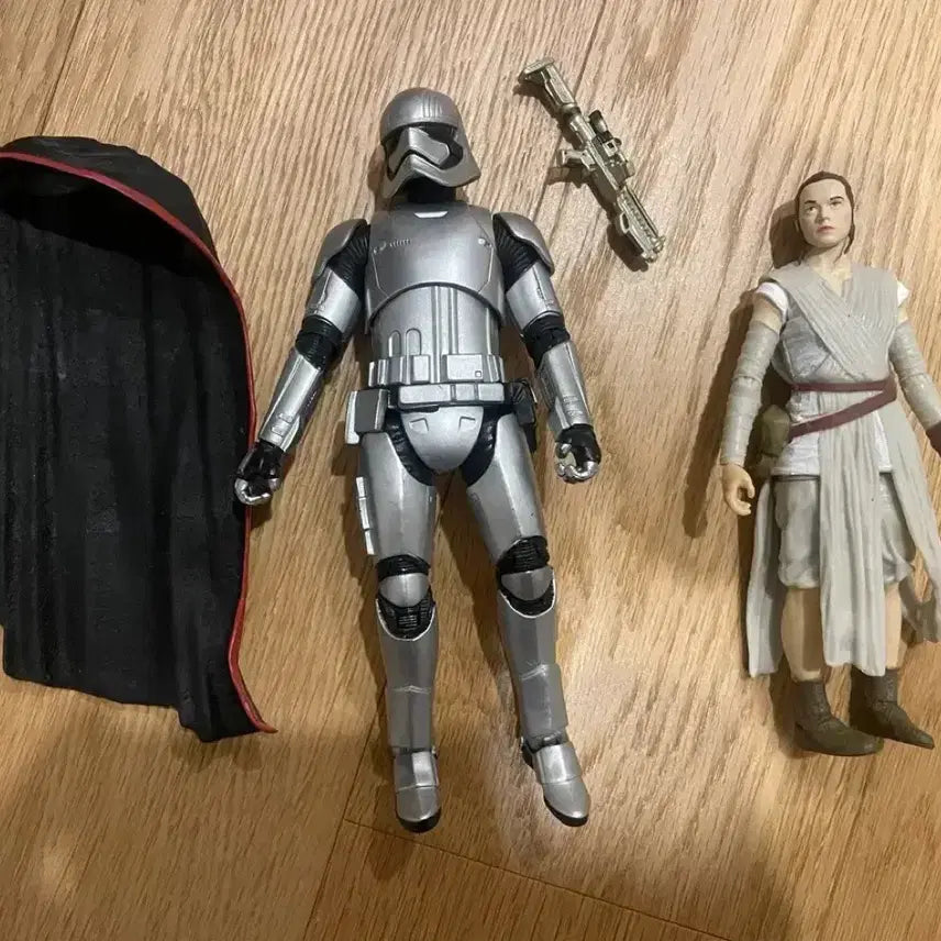 [BUNJANG] Star Wars Black Series Captain Phasma &amp; Rey Figure Bundle / 스타워즈 블랙시리즈 캡틴 파즈마 &amp; 레이 일괄판매