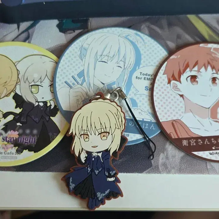[BUNJANG] Fate/stay night Saber (Black) Keychain &amp; Coaster Set / 페스나 흑밥 키링 &amp; 코스터 판매
