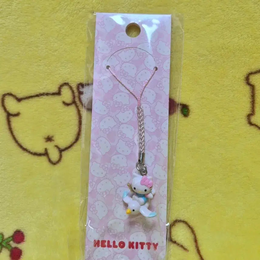 [BUNJANG] Hello Kitty 50th Anniversary Regional Strap Keychain - Busan Eomuk &amp; Seagull / 헬로키티 50주년 지역 스트랩 키링 부산 어묵 갈매기