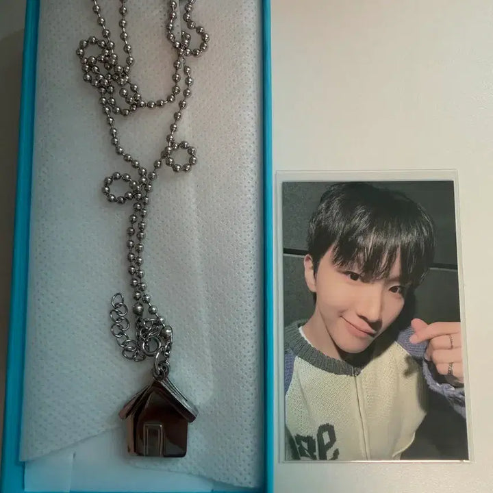 [BUNJANG] BOYNEXTDOOR 2nd Anniversary Necklace (Yunhak) / 보넥도 2주년 목걸이(운학)