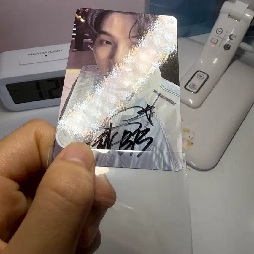 [BUNJANG] BTS Suga Autographed Photocard / [가격고정] 방탄소년단 민윤기 슈가 사인포카 양도
