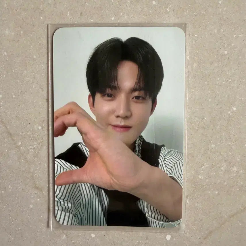 [BUNJANG] Day6 Cherry Blossom Concert Double-Sided Photocard - Dowoon / 데이식스 벚꽃콘 4만원 이상 양면포카 도운