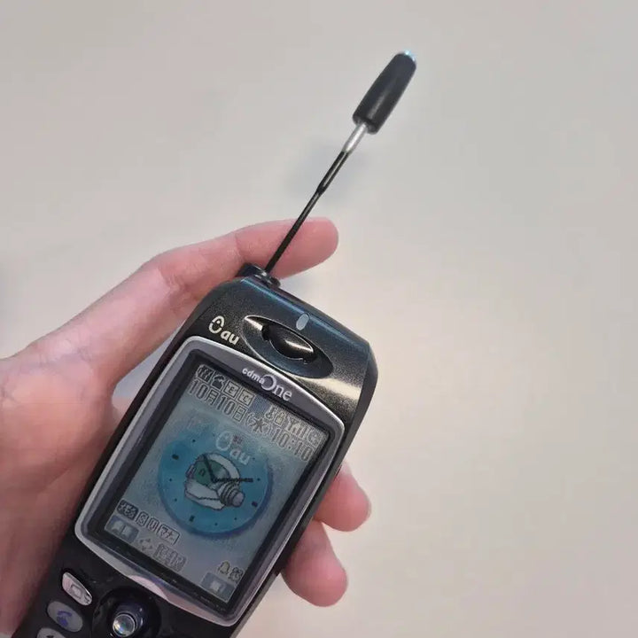 [BUNJANG] Y2K Japanese Flip Phone Mockup Model / 일본 고전 y2k au 바형 일본 핸드폰 모형폰 목업폰
