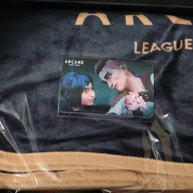 [BUNJANG] League of Legends Arcane Limited Edition Merchandise Ticket, Lenticular Card, and Blanket / 롤 아케인 한정판 굿즈 티켓 + 렌티큘러 카드 + 블랭킷