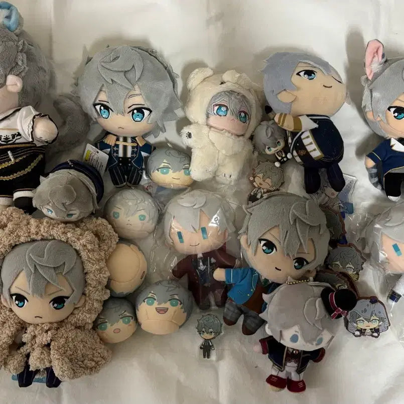 [BUNJANG] Ensemble Stars Sena Izumi Nui, Puniball, and Manju Bundle Set / 앙스타 세나 이즈미 누이 푸니빈즈 굿즈 일괄 15