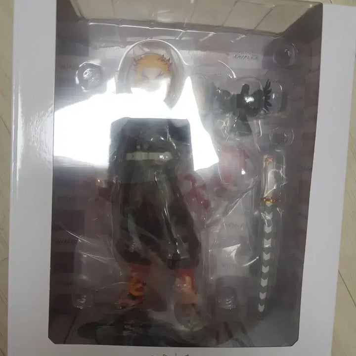 [BUNJANG] Demon Slayer Kyojuro Rengoku Figure / 귀멸의 칼날 렌고쿠 피규어 (이름 모름)