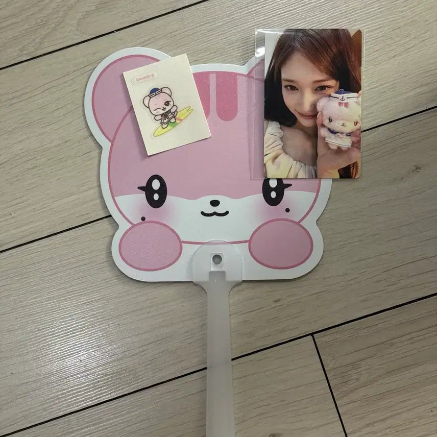 [BUNJANG] IVE Mini B Popup Leeseo Fan + POB + Ddeobud Seal / 아이브 미니브 팝업 이서 부채 + 미공포 + 띠부씰