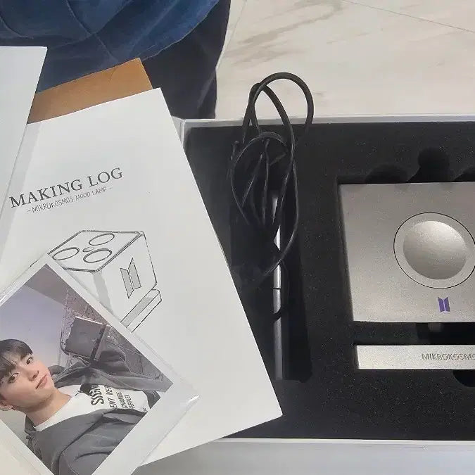 [BUNJANG] BTS Jungkook Artist-Made Collection "LIL PARCEL" Reel Lamp + Photocard / BTS 정국 아티스트 메이드 컬렉션 릴 램프+포토카드
