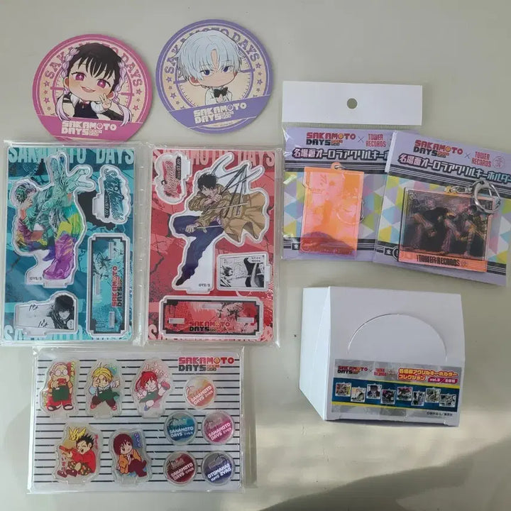 [BUNJANG] Sakamoto Days Nagumo Natsuki Acrylic Stand &amp; Hologram Keychain Set / 사카모토데이즈 사카데이 나구모 나츠키 디오라마, 홀로그램 키링 등