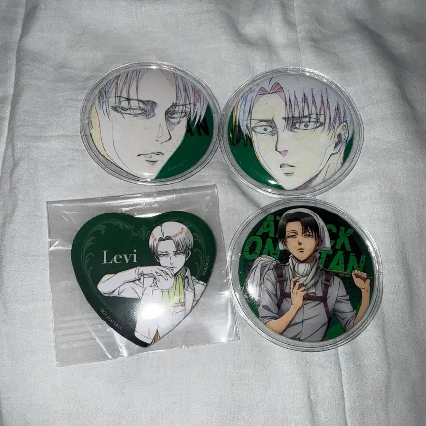 [BUNJANG] Attack on Titan Levi Tsutaya WIT Studio Can Badge Bundle Set / 진격의거인 리바이 츠타야 WIT 스튜디오 캔뱃지 일괄