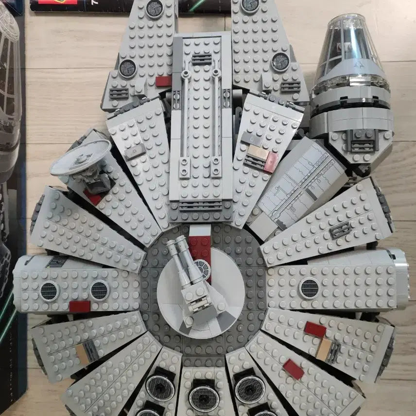 [BUNJANG] LEGO Star Wars Millennium Falcon (Set 7965) / 레고 스타워즈 7965