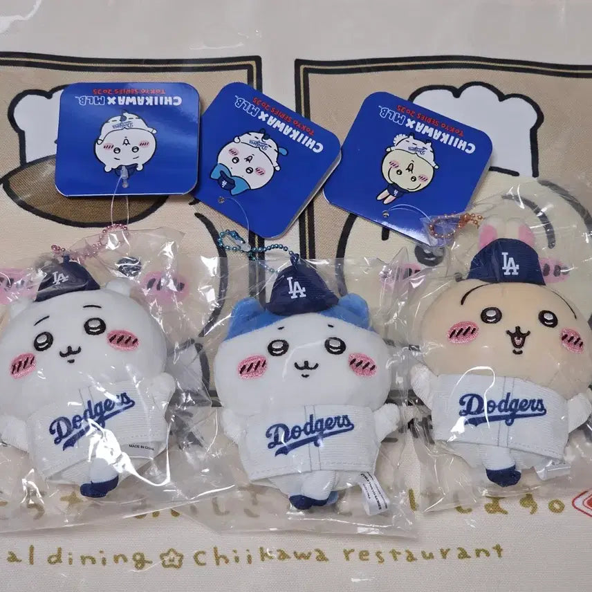 [BUNJANG] LA Dodgers Chiikawa Hachiware Usagi Mascot Doll Bundle Set / 일괄) LA 다저스 치이카와 하치와레 우사기 마스코트 인형 mlb