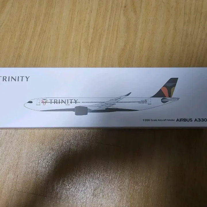 [BUNJANG] Trinity Airbus A330-900 1:200 Scale Aircraft Model / 트리니티 에어버스 A330-900 1:200 스케일 항공기 모델