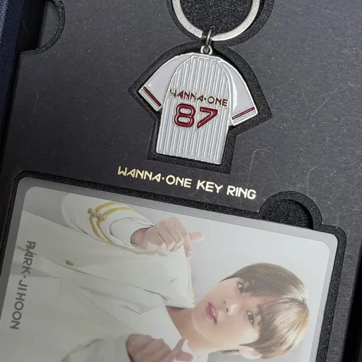 [BUNJANG] Wanna One World Tour In Seoul Kino Video (Including Park Ji Hoon Photocard) Bundle Set / 워너원 월드투어 키노비디오 ( 박지훈 포토카드 포함)